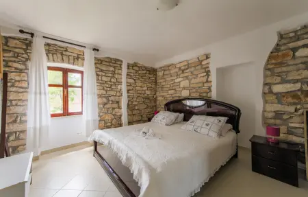 Location Maison 2 personnes à Bale - Photo 4