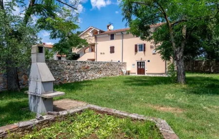 Location Maison 2 personnes à Bale - Photo 5