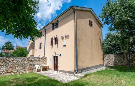 Location Maison 2 personnes à Bale - Photo 8