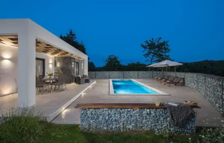 Location Maison 6 personnes à Tinjan - Photo 7