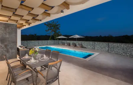 Location Maison 6 personnes à Tinjan - Photo 8