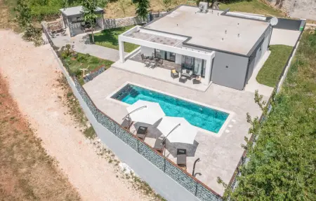 Location Maison 6 personnes à Tinjan - Photo 14