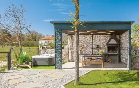 Location Maison 6 personnes à Tinjan - Photo 23