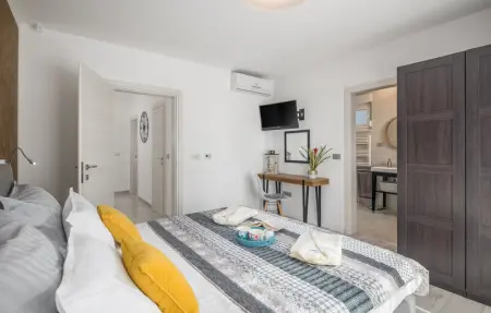 Location Maison 6 personnes à Tinjan - Photo 35