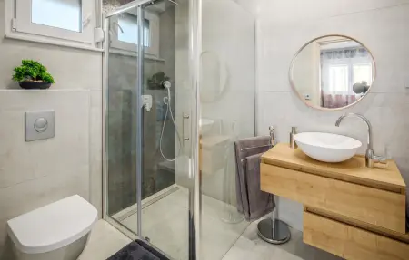 Location Maison 6 personnes à Tinjan - Photo 40