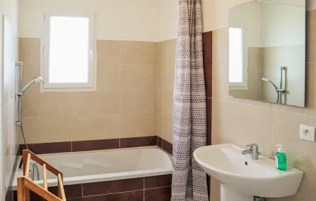 Location Maison 8 personnes à Nîmes - Photo 17