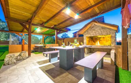 Location Maison 8 personnes à Vir - Photo 1