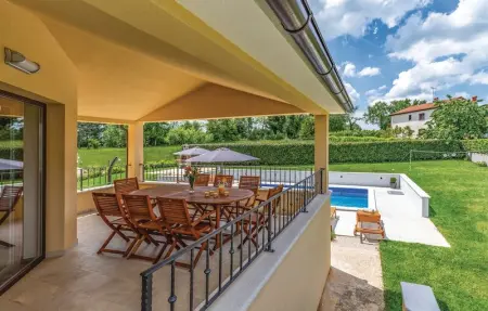 Location Maison 8 personnes à Pazin - Photo 1