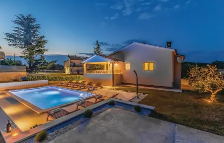 Location Maison 8 personnes à Pazin - Photo 13