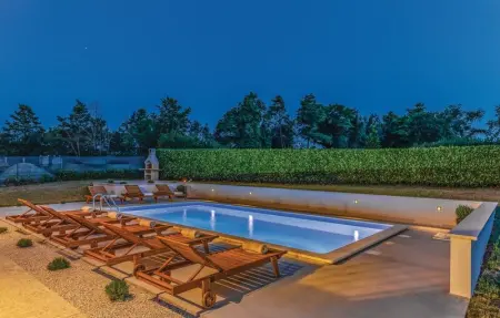 Location Maison 8 personnes à Pazin - Photo 14