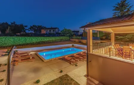 Location Maison 8 personnes à Pazin - Photo 16