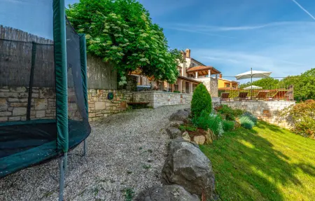 Location Maison 8 personnes à Tinjan - Photo 5