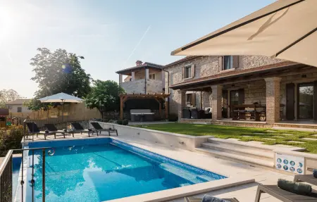 Location Maison 8 personnes à Tinjan - Photo 7