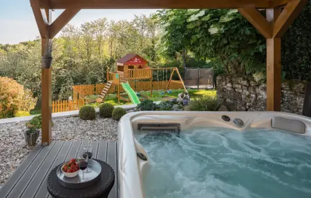 Location Maison 8 personnes à Tinjan - Photo 12