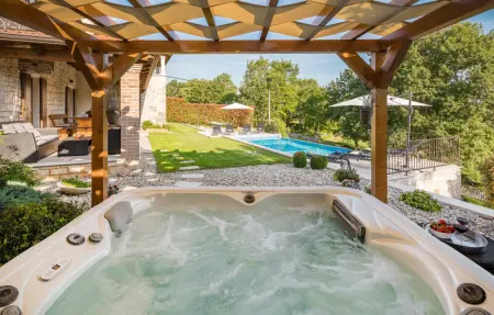 Location Maison 8 personnes à Tinjan - Photo 18