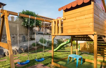 Location Maison 8 personnes à Tinjan - Photo 25