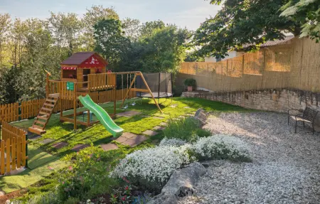 Location Maison 8 personnes à Tinjan - Photo 26