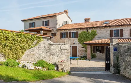 Location Maison 8 personnes à Tinjan - Photo 31