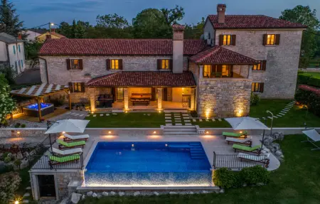 Location Maison 8 personnes à Tinjan - Photo 33