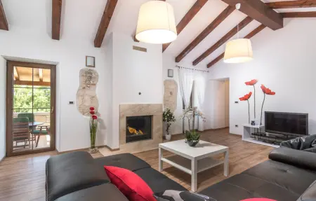 Location Maison 8 personnes à Tinjan - Photo 40