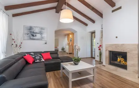 Location Maison 8 personnes à Tinjan - Photo 41