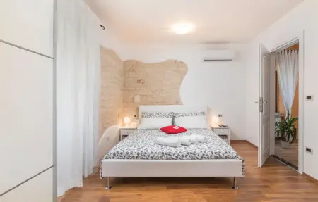 Location Maison 8 personnes à Tinjan - Photo 49