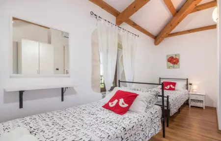 Location Maison 8 personnes à Tinjan - Photo 54