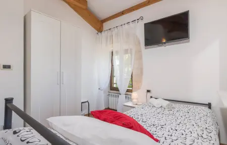 Location Maison 8 personnes à Tinjan - Photo 55