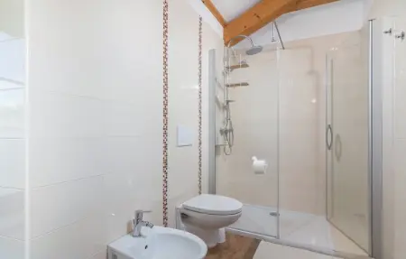 Location Maison 8 personnes à Tinjan - Photo 57