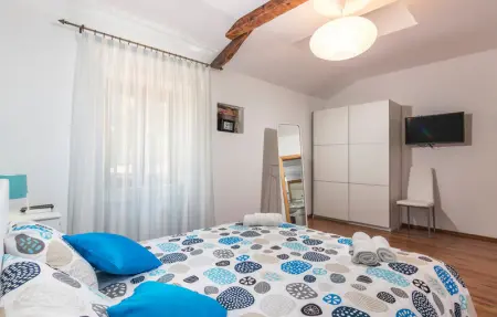 Location Maison 8 personnes à Tinjan - Photo 59