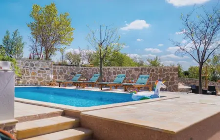 Location Maison 7 personnes à Drnis - Photo 3