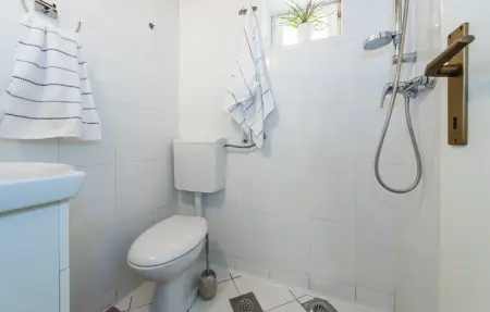 Location Maison 7 personnes à Drnis - Photo 32