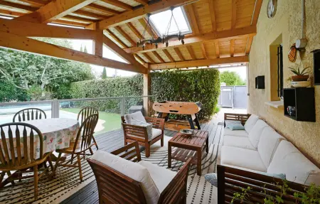 Location Maison 8 personnes à Rochefort du Gard - Photo 1