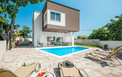 Maison 8 personnes à Galizana CIC695