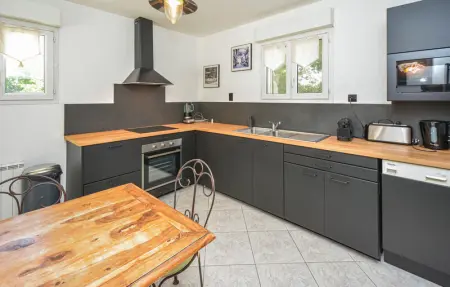 Location Maison 8 personnes à Eyguieres - Photo 2