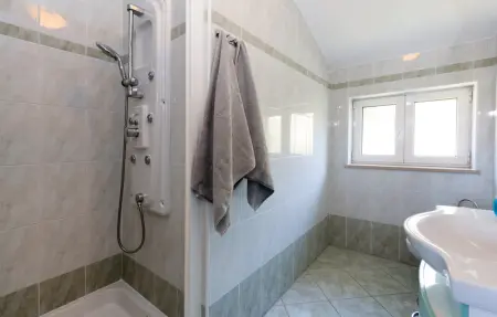 Location Maison 16 personnes à Liznjan - Photo 39