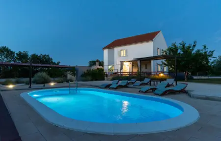 Location Maison 12 personnes à Pridraga - Photo 10