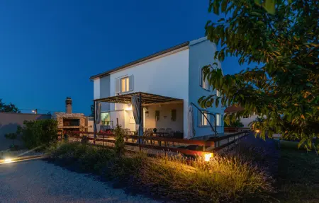 Location Maison 12 personnes à Pridraga - Photo 12