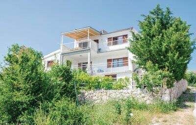 Apartment 4 persons in Maslenica CDZ972