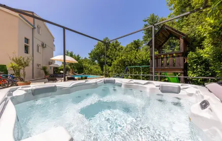 Location Maison 14 personnes à Zrnovnica - Photo 16