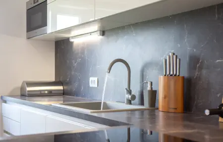 Location Maison 14 personnes à Zrnovnica - Photo 34