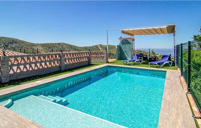 Maison 6 personnes à Torrox EAN803