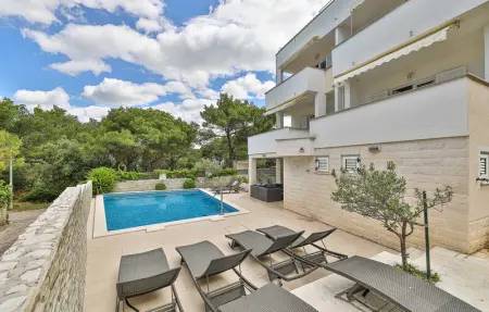 Location Maison 16 personnes à Okrug Donji - Photo 2