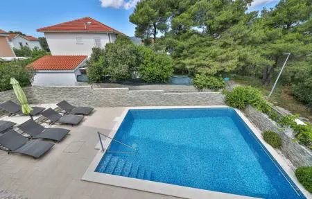 Location Maison 16 personnes à Okrug Donji - Photo 10