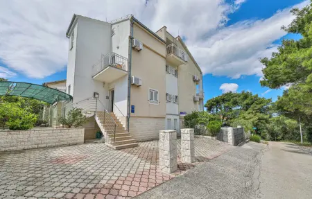 Location Maison 16 personnes à Okrug Donji - Photo 13