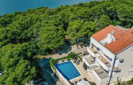 Location Maison 16 personnes à Okrug Donji - Photo 14