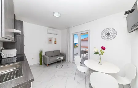 Location Maison 16 personnes à Okrug Donji - Photo 23