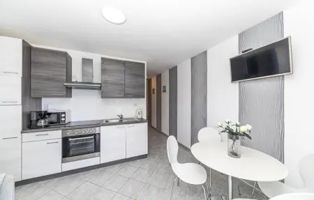 Location Maison 16 personnes à Okrug Donji - Photo 28