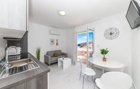 Location Maison 16 personnes à Okrug Donji - Photo 30