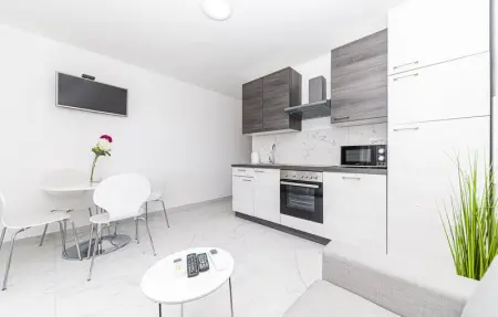 Location Maison 16 personnes à Okrug Donji - Photo 31